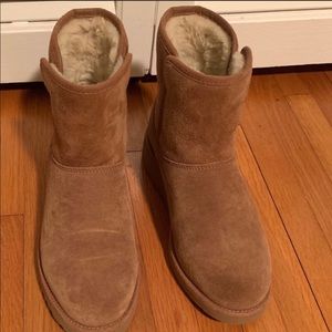 UGG Kristin Boots size 6